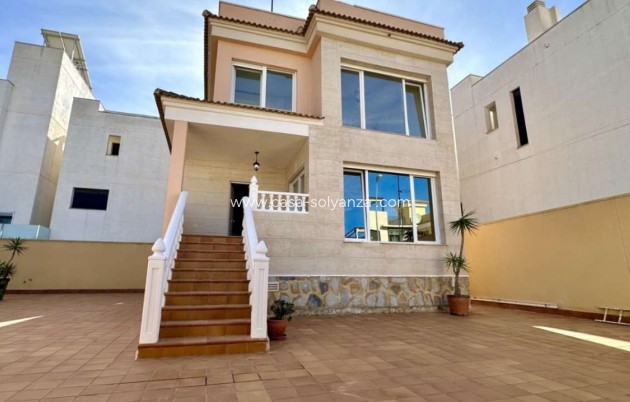 Wiederverkauf - Villa - Orihuela - Villamartín-Las Filipinas