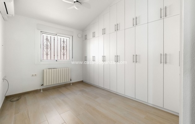 Resale - Villa - Torre de la Horadada - Costa Blanca