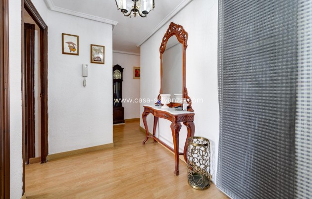 Resale - Apartment / flat - Torrevieja - Playa del Cura