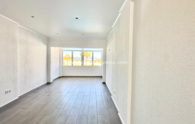 Resale - Townhouse - Torrevieja - La Mata