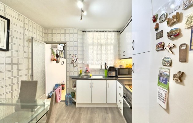 Resale - Apartment / flat - Torrevieja - Center