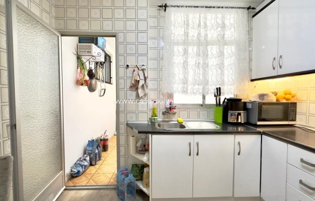 Resale - Apartment / flat - Torrevieja - Center