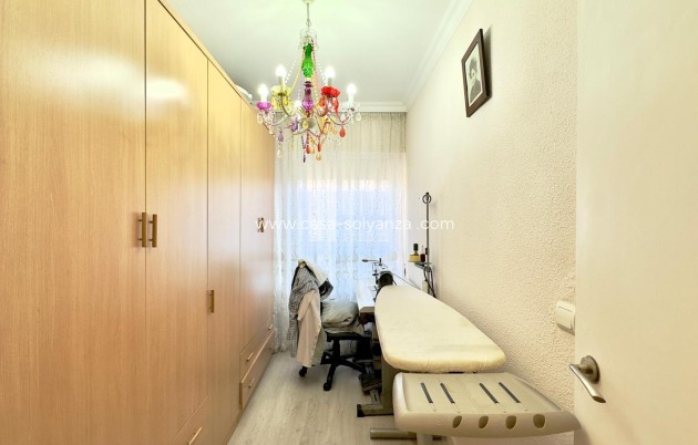 Resale - Apartment / flat - Torrevieja - Center