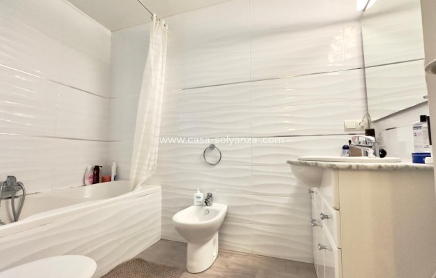 Resale - Apartment / flat - Torrevieja - Center