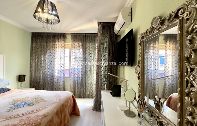 Resale - Apartment / flat - Torrevieja - Center