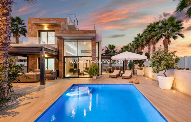 Resale - Villa - Cabo Roig - Costa Blanca