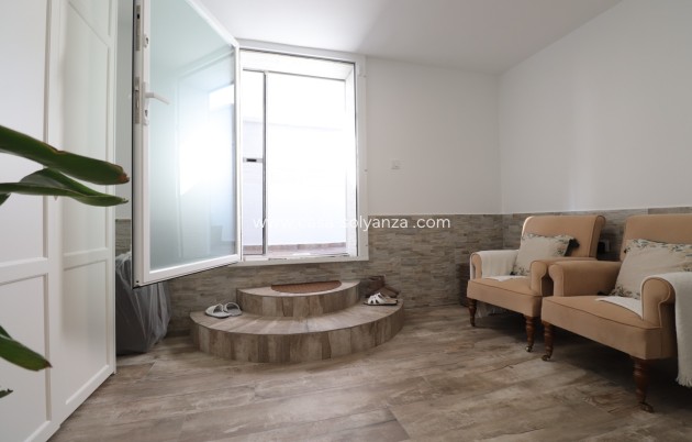 Resale - Villa - Orihuela Costa - Villamartin