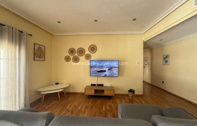 Wiederverkauf - Stadthaus - Avileses