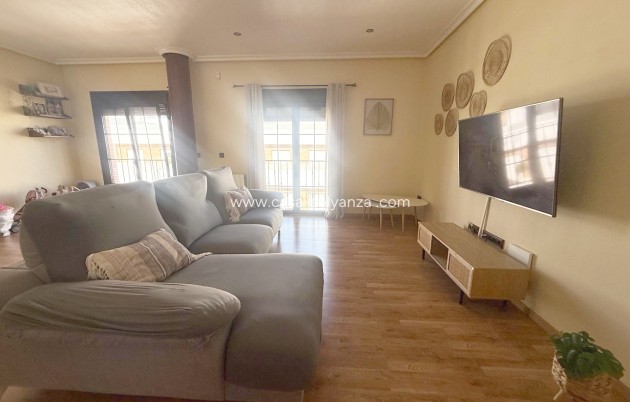 Wiederverkauf - Stadthaus - Avileses