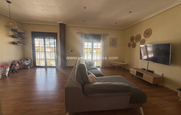 Wiederverkauf - Stadthaus - Avileses