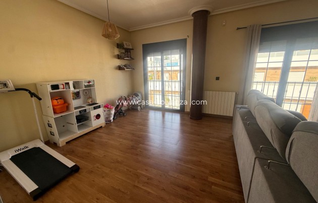 Wiederverkauf - Stadthaus - Avileses