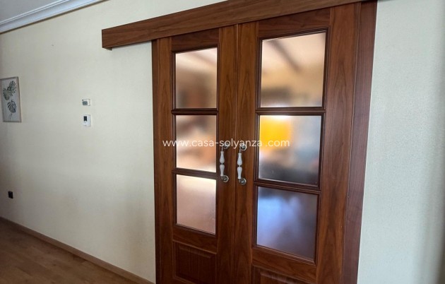 Wiederverkauf - Stadthaus - Avileses