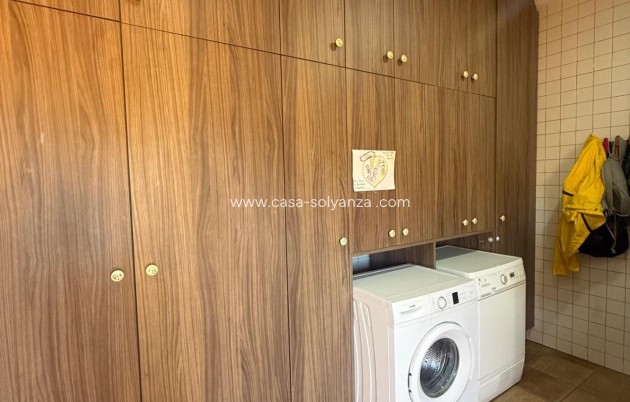 Wiederverkauf - Stadthaus - Avileses