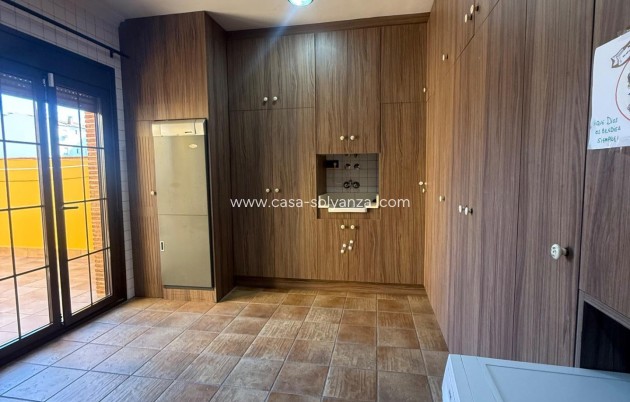 Wiederverkauf - Stadthaus - Avileses