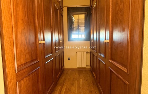 Wiederverkauf - Stadthaus - Avileses