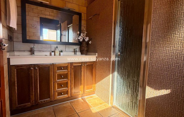 Wiederverkauf - Stadthaus - Avileses