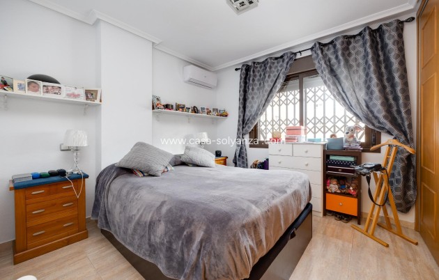 Resale - Apartment / flat - Torrevieja - Estacion Autobuses