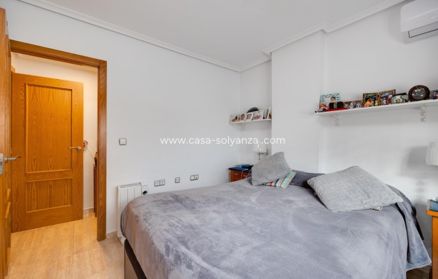 Resale - Apartment / flat - Torrevieja - Estacion Autobuses