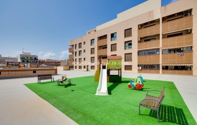 Resale - Apartment / flat - Torrevieja - Estacion Autobuses