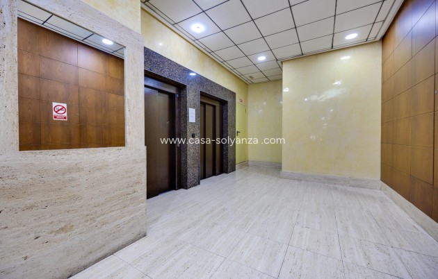 Resale - Apartment / flat - Torrevieja - Estacion Autobuses