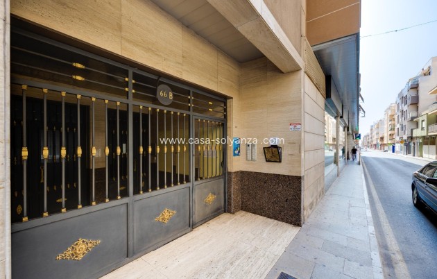 Resale - Apartment / flat - Torrevieja - Estacion Autobuses