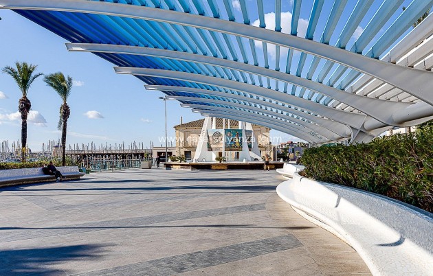 Resale - Apartment / flat - Torrevieja - Estacion Autobuses