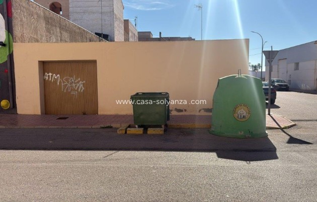 Herverkoop - Villa - San Isidro