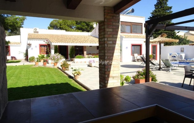 Resale - Villa - Orihuela Costa - Costa Blanca