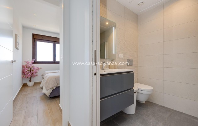 Resale - Apartment / flat - Torrevieja - Los Balcones