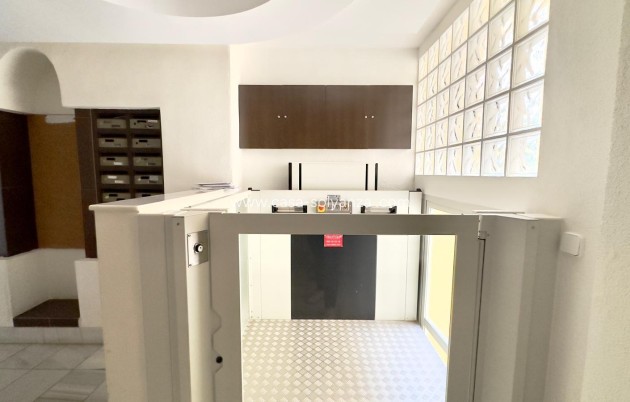 Resale - Apartment / flat - Torrevieja - La veleta