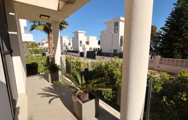 Resale - Villa - La Nucía - Costa Blanca