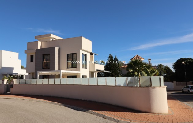 Resale - Villa - La Nucía - Costa Blanca