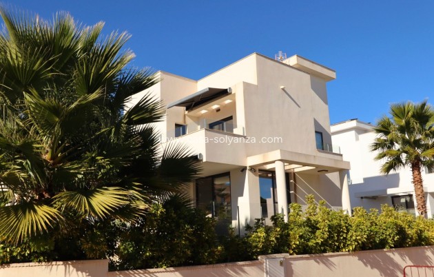 Resale - Villa - La Nucía - Costa Blanca