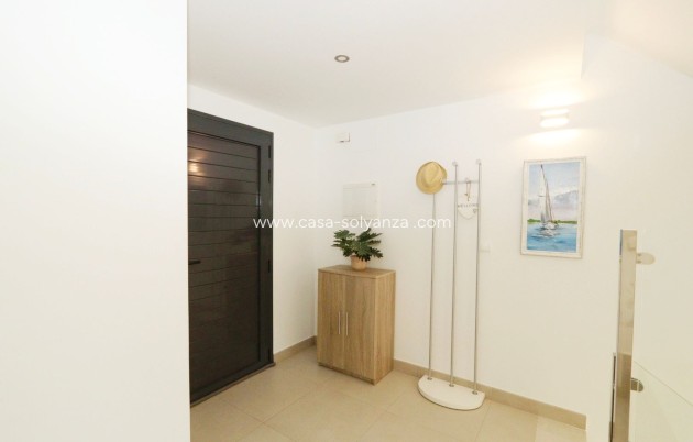 Resale - Villa - La Nucía - Costa Blanca