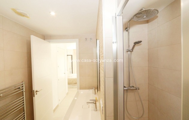 Resale - Villa - La Nucía - Costa Blanca