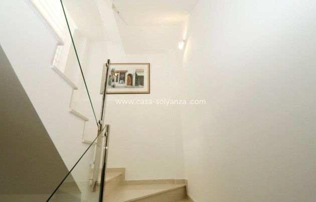 Resale - Villa - La Nucía - Costa Blanca