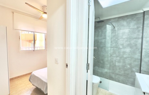 Resale - Apartment / flat - Torrevieja - Center