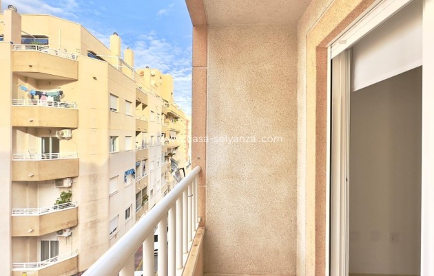 Resale - Apartment / flat - Torrevieja - Center