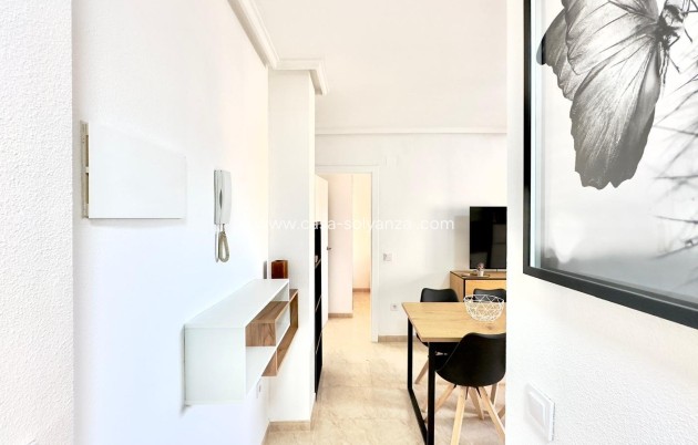 Resale - Apartment / flat - Torrevieja - Center