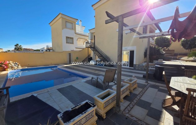 Resale - Villa - Orihuela Costa - Villamartín
