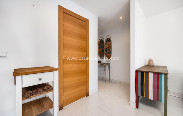 Resale - Apartment / flat - Torrevieja - Playa De Los Naufragos