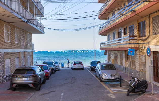 Resale - Apartment / flat - Torrevieja - Playa De Los Naufragos