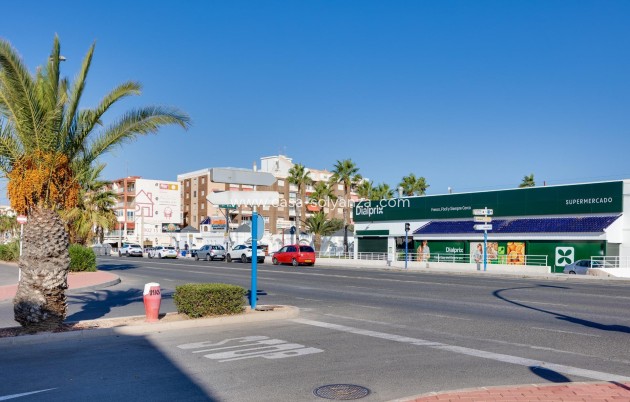 Resale - Apartment / flat - Torrevieja - Playa De Los Naufragos
