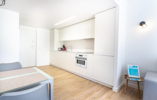 Resale - Apartment / flat - Torrevieja - Punta Prima