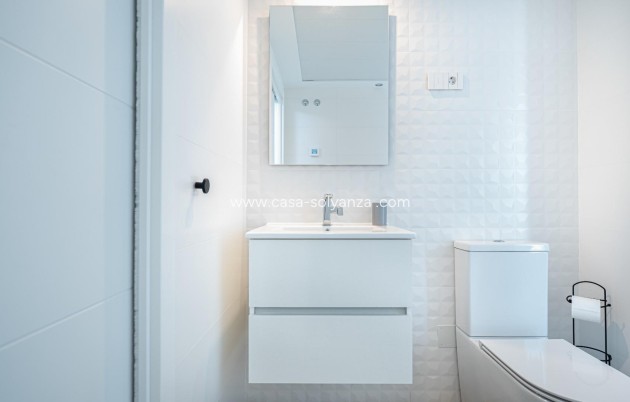 Resale - Apartment / flat - Torrevieja - Punta Prima