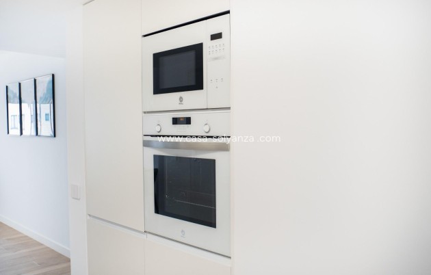 Resale - Apartment / flat - Torrevieja - Punta Prima