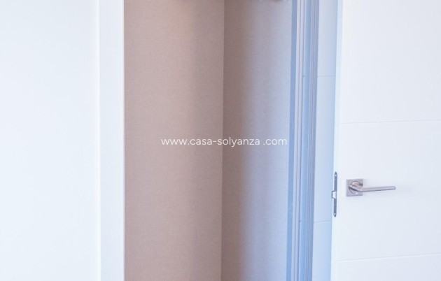 Resale - Apartment / flat - Torrevieja - Punta Prima