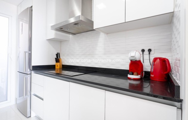 Resale - Apartment / flat - Torrevieja - Punta Prima