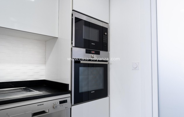 Resale - Apartment / flat - Torrevieja - Punta Prima