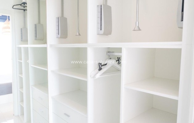 Resale - Apartment / flat - Torrevieja - Punta Prima